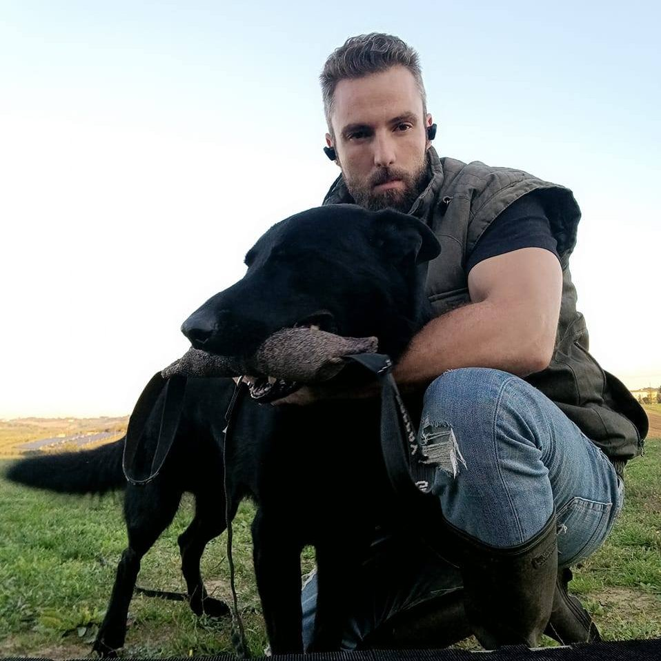 Matteo Ferracci addestratore cinofilo e riferimento per pensione per cani Perugia